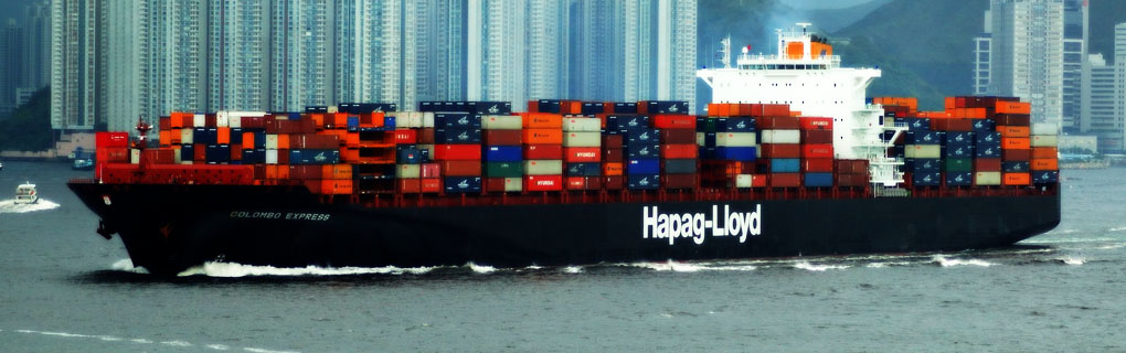 Empresa especializada em logística, atuando em todos os modais de transporte. / Specialized logistics company with high performance on cargo transportation.